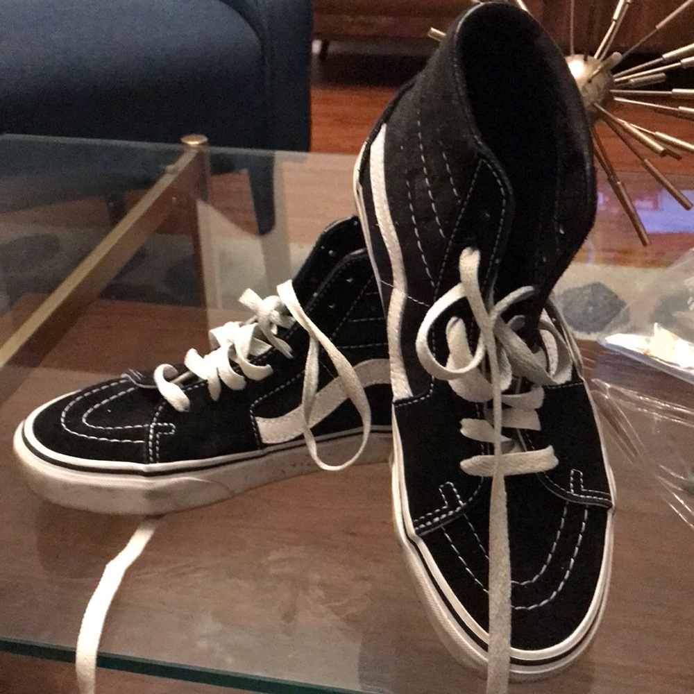 Womens 6.5 popular vans lace up sneakers hi tops.  Great condition